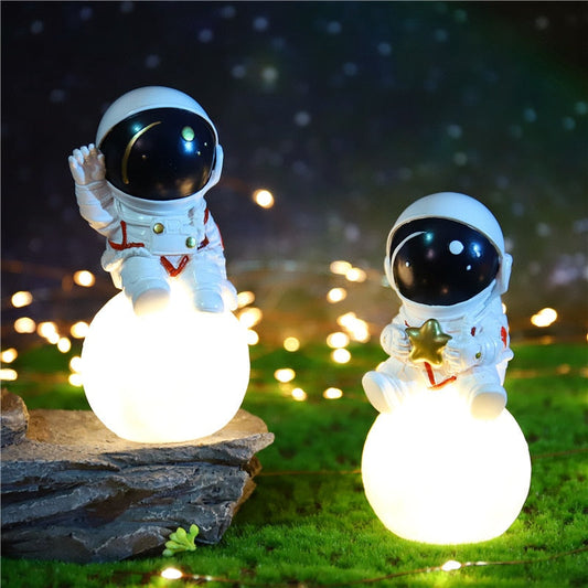 Astronaut Lamp