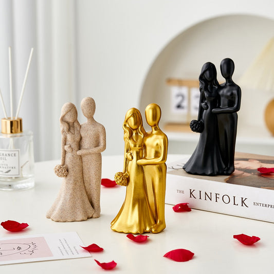 Couple in Love Figurines