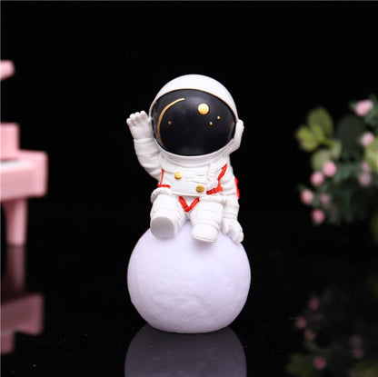 Astronaut Lamp
