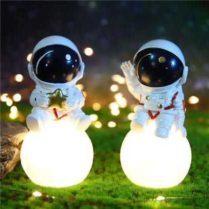 Astronaut Lamp